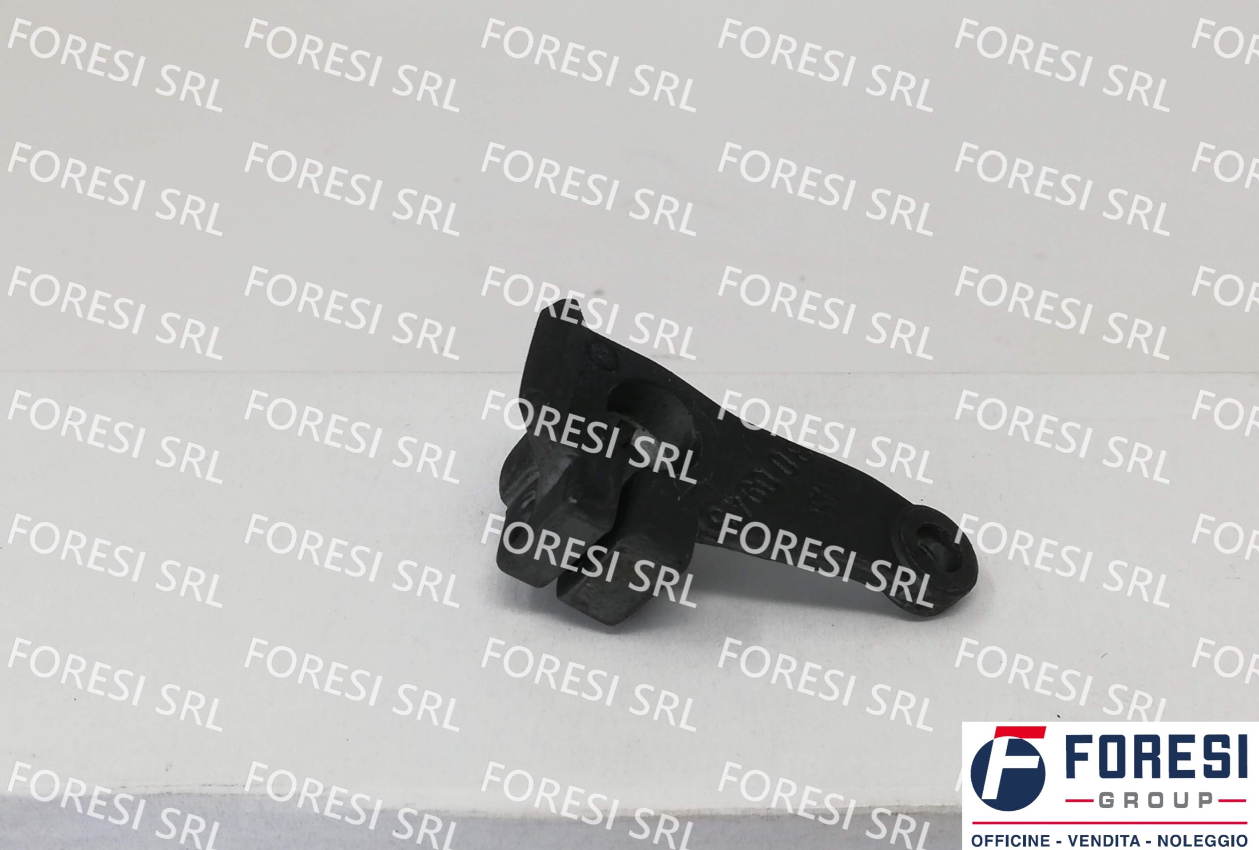DAF: STAFFA PER POMPA 0300943