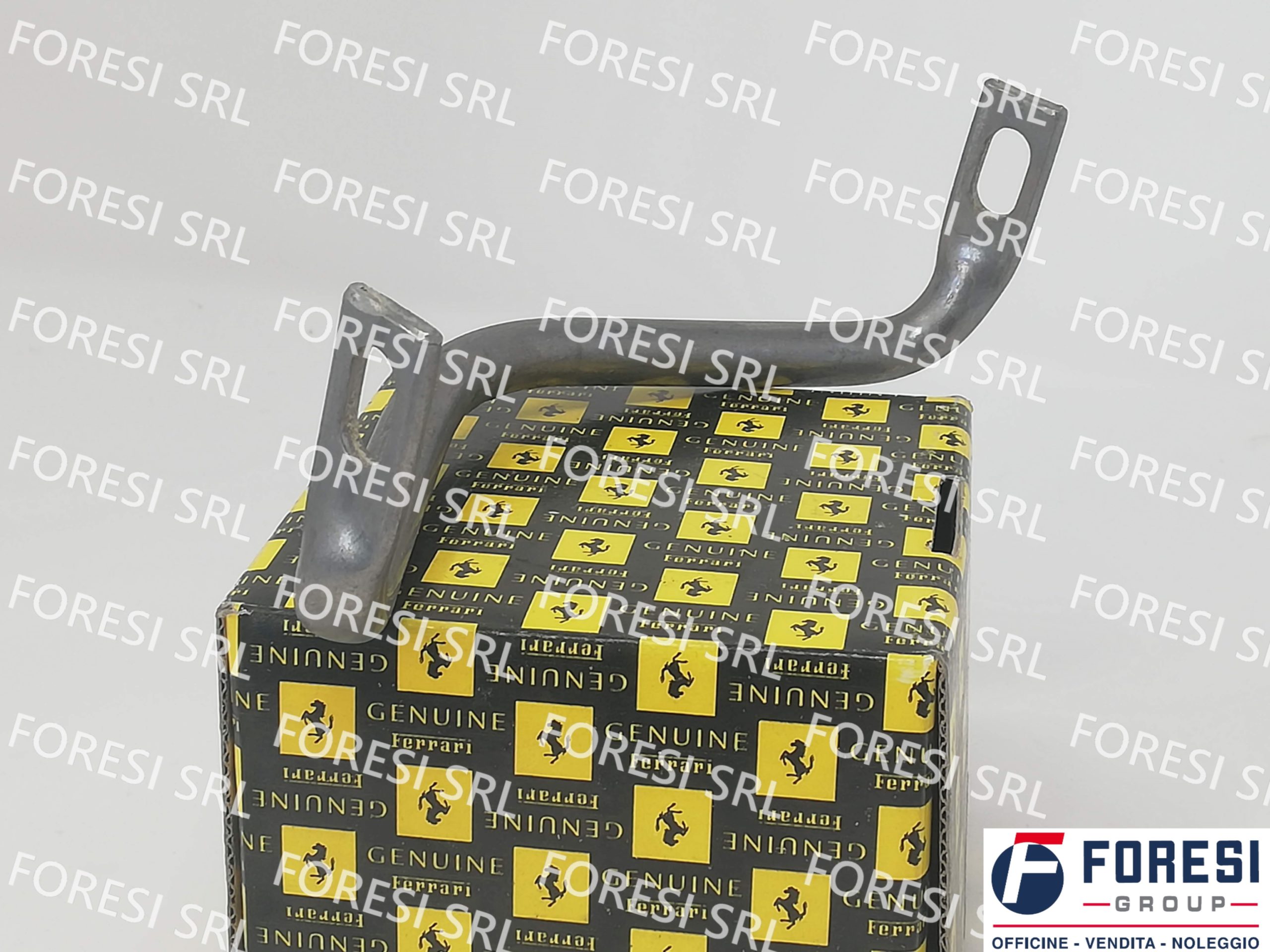 KIT STAFFA E FISSAGGIO PER TUBO DI USCITA 223771