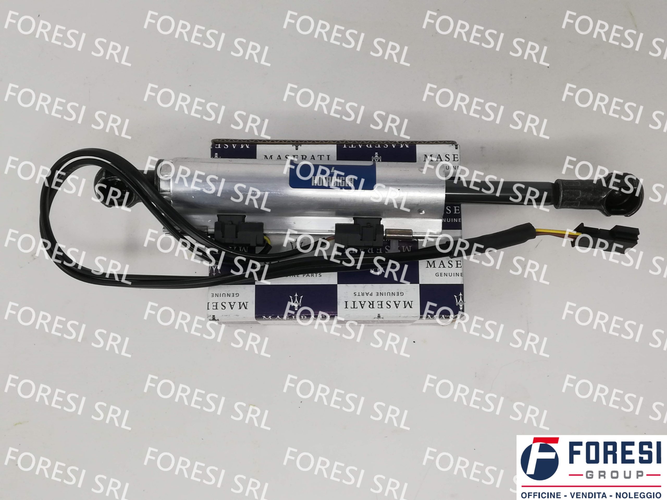 CILINDRO IDRAULICO LATO DX 83084400